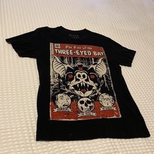 “The Tale  of the Three Eyed That” T-shirt. Size M